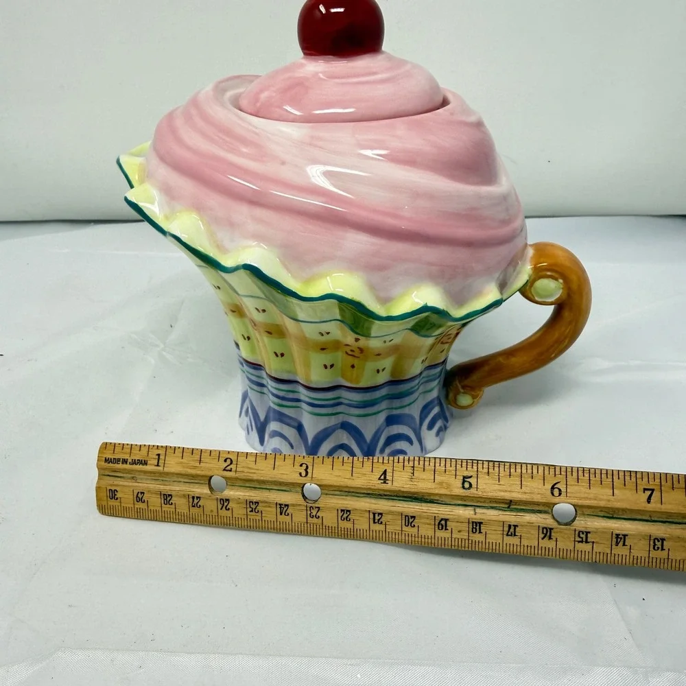 Pfaltzgraff Cupcake Cafe Ceramic Teapot Pink Frosting Cherry Lid Multicolor 6.5
